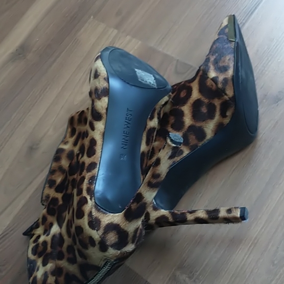 Booties - Picture 4 of 4